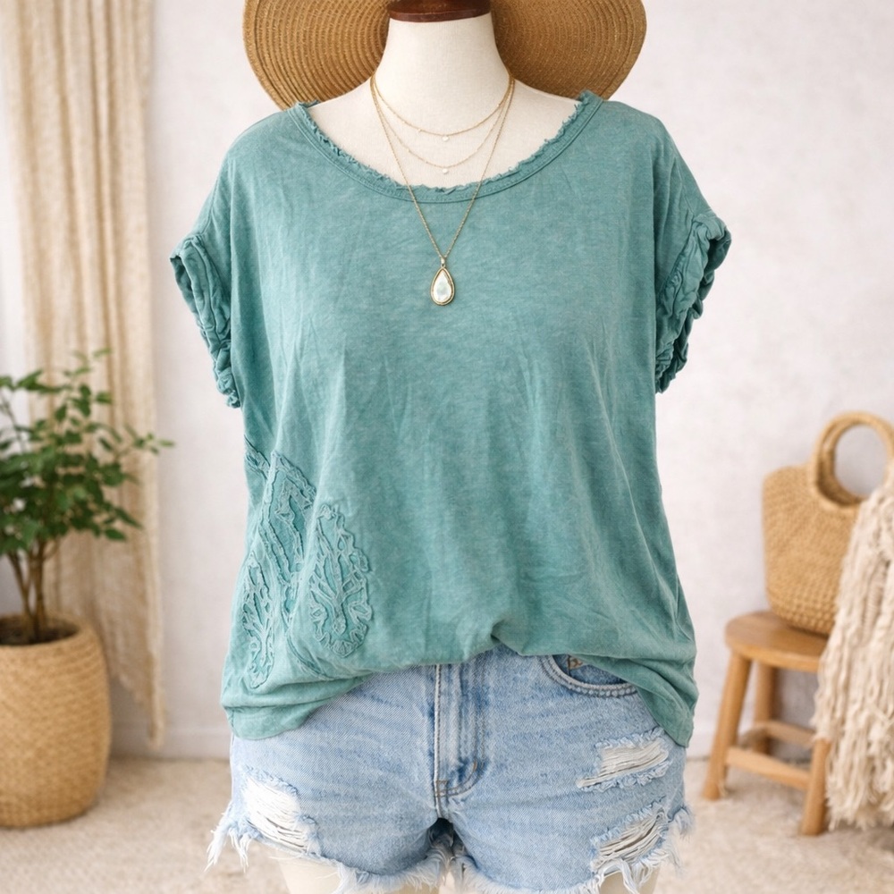 Ecote Urban Outfitters Boyfriend Fit Tee
